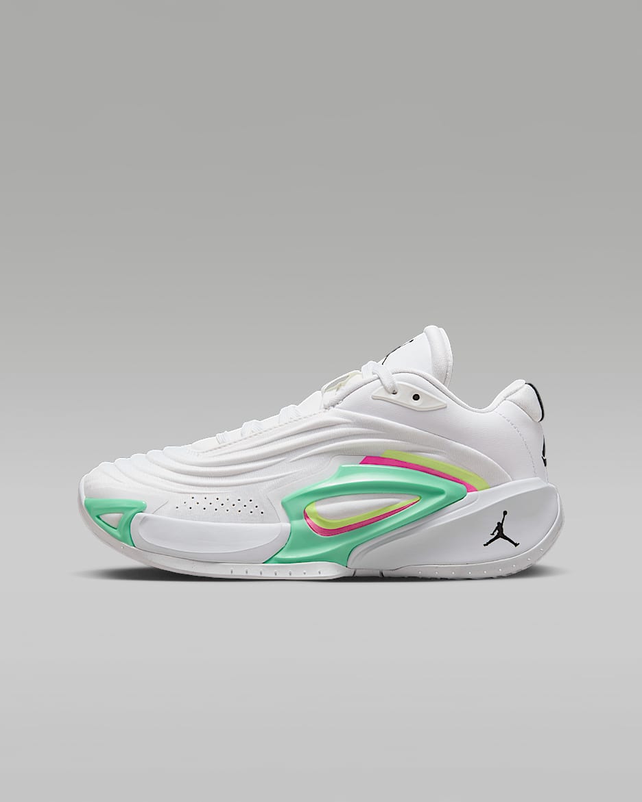 NIKE公式】ルカ 3 NIKE公式】ルカ 3